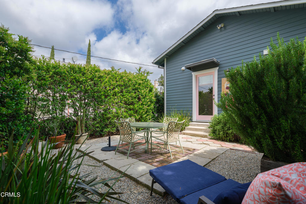 2325 Montrose Avenue A