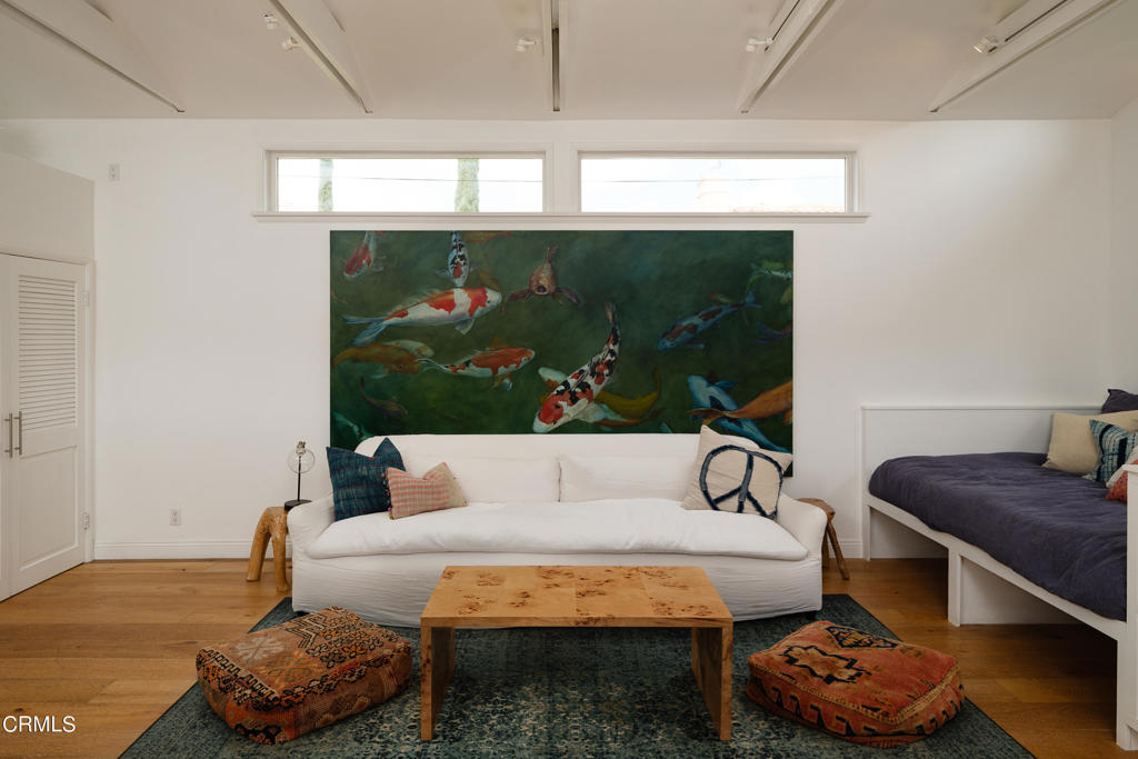 2325 Montrose Avenue A