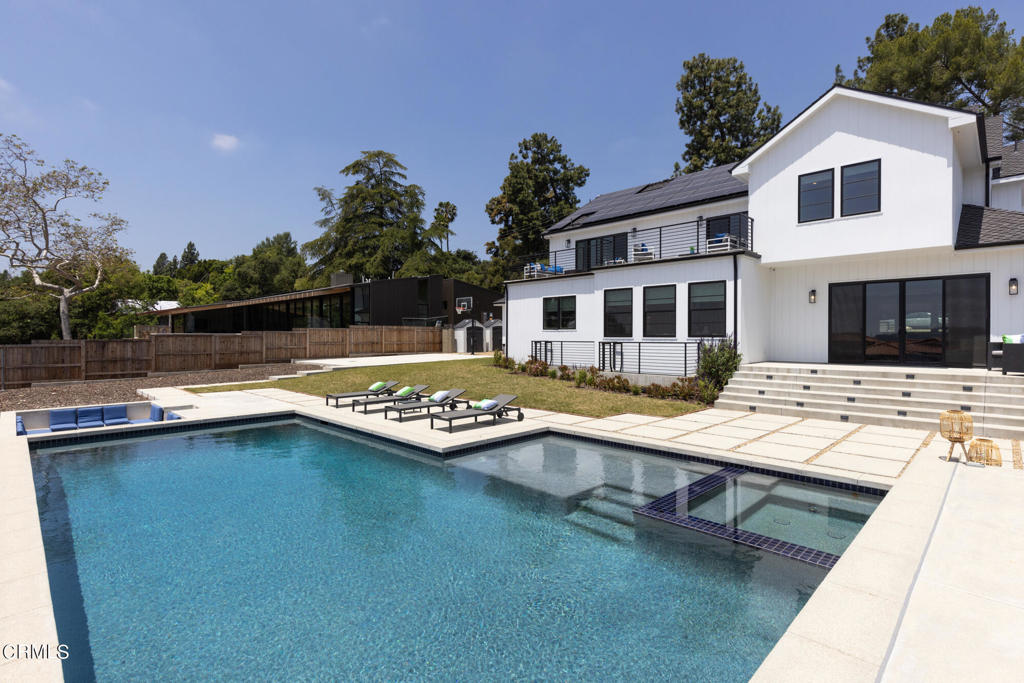 1220 Journeys End Drive