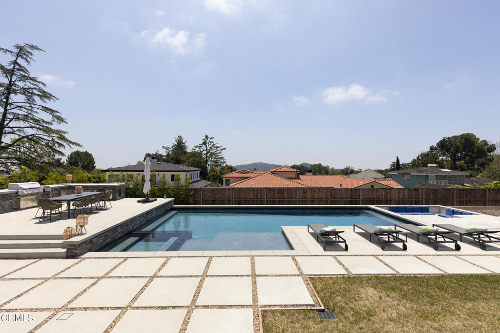 1220 Journeys End Drive