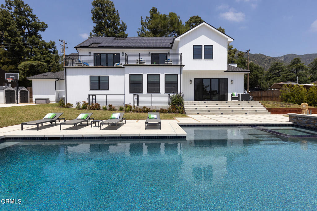 1220 Journeys End Drive