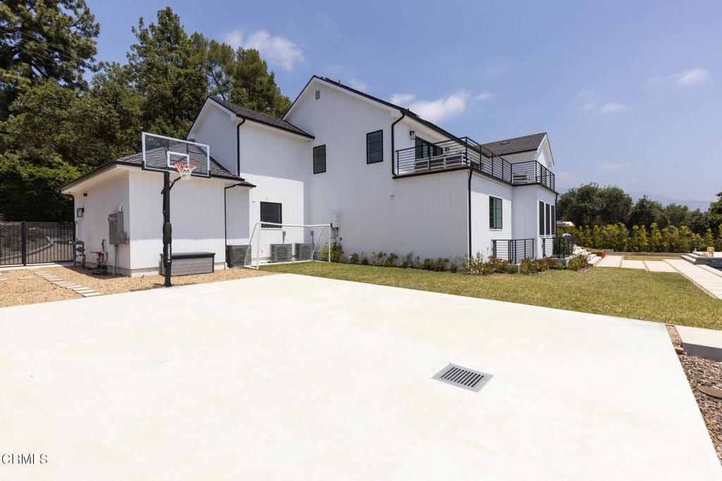 1220 Journeys End Drive