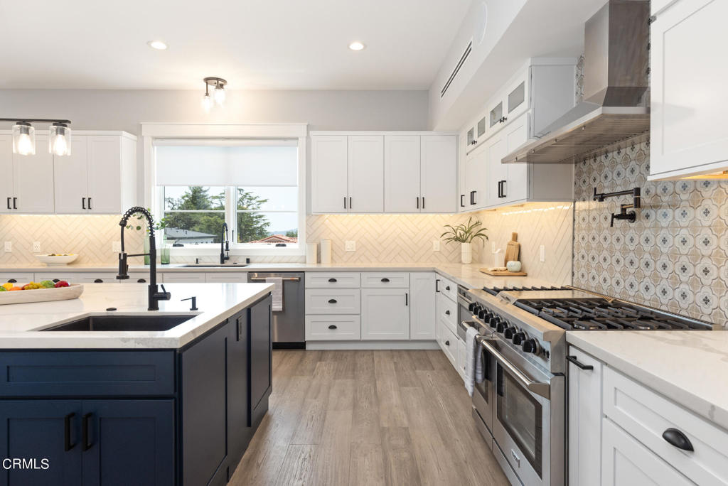 1220 Journeys End Drive