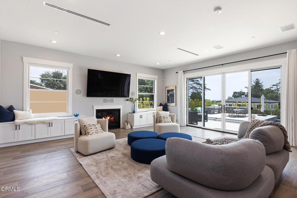 1220 Journeys End Drive