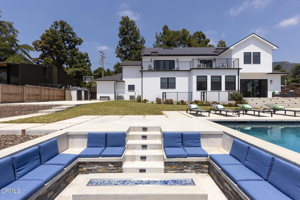 1220 Journeys End Drive