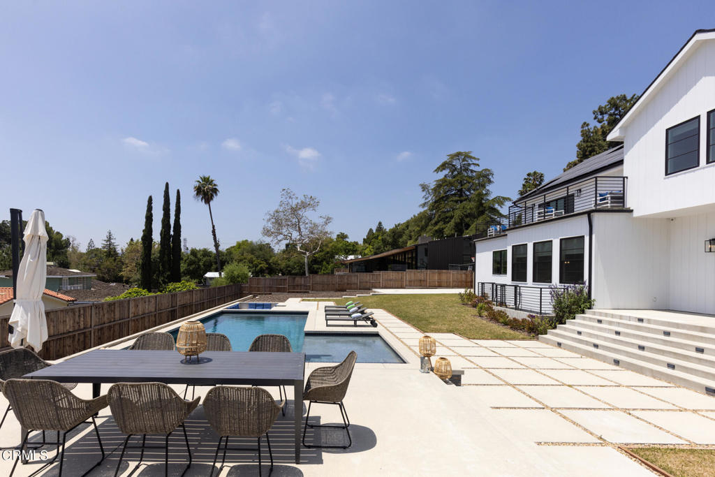 1220 Journeys End Drive