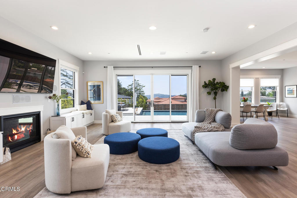 1220 Journeys End Drive