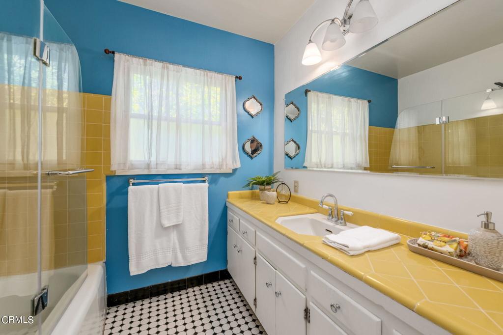 1265 Sunny Oaks Circle