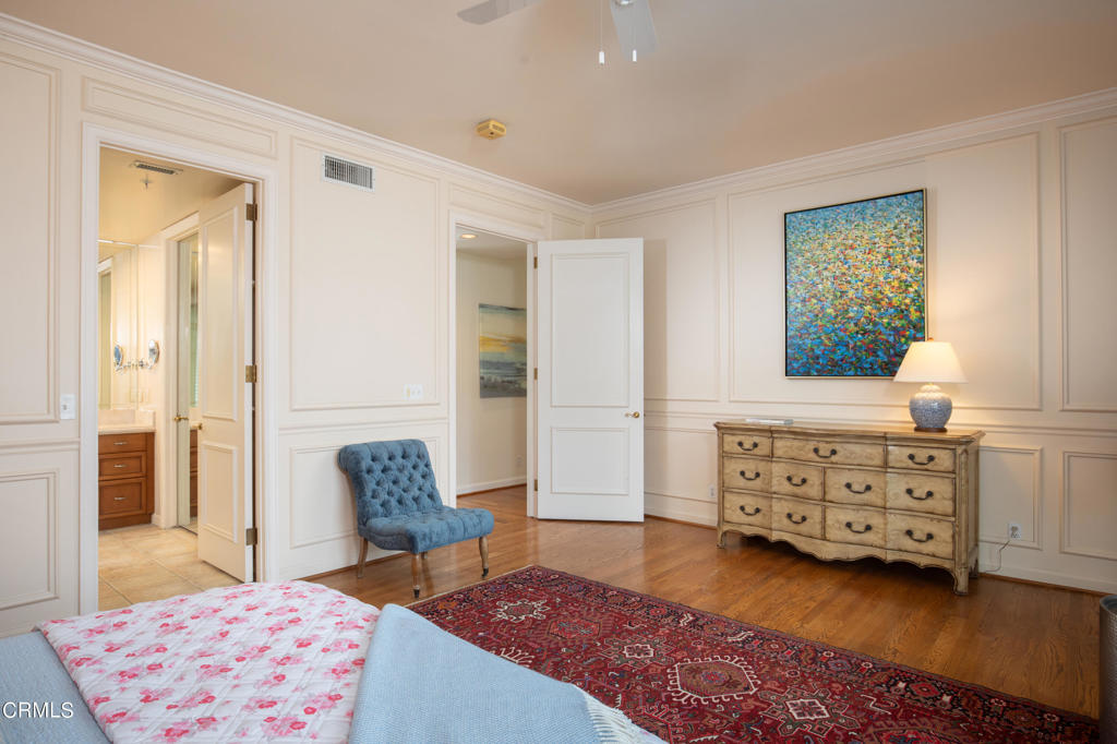 521 S Orange Grove Boulevard 200