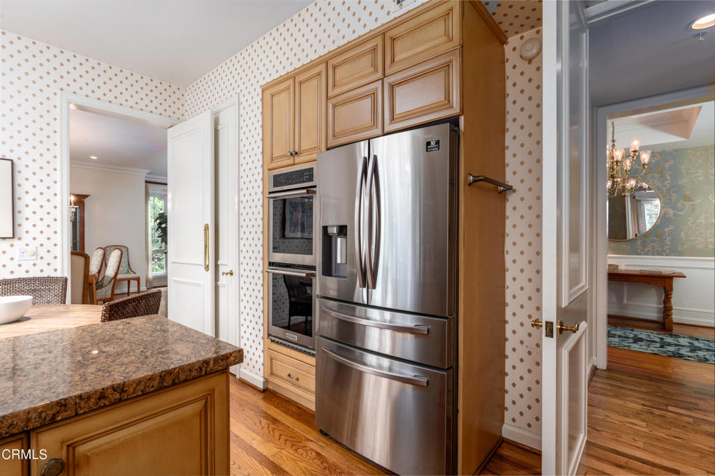 521 S Orange Grove Boulevard 200