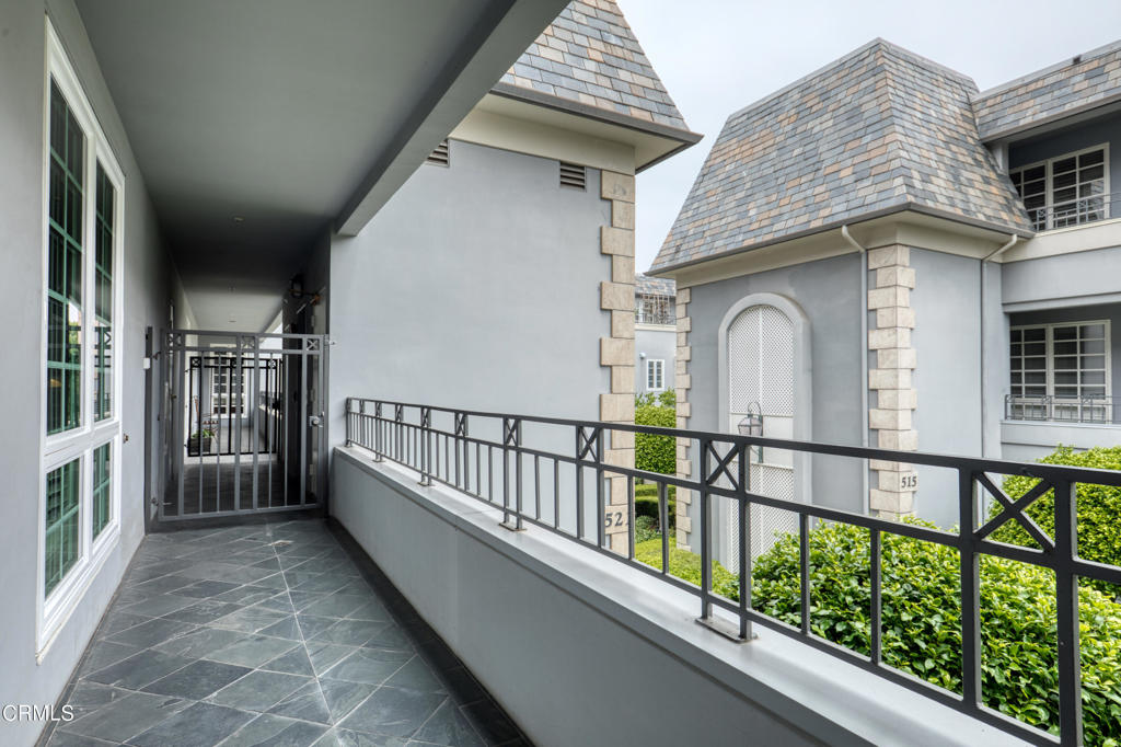 521 S Orange Grove Boulevard 200