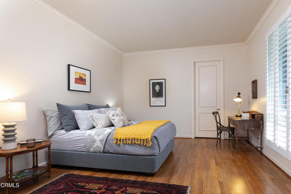 521 S Orange Grove Boulevard 200