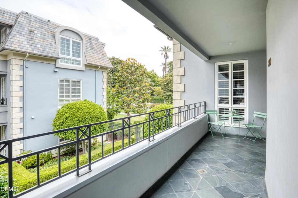 521 S Orange Grove Boulevard 200