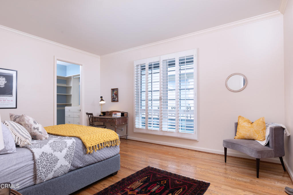 521 S Orange Grove Boulevard 200