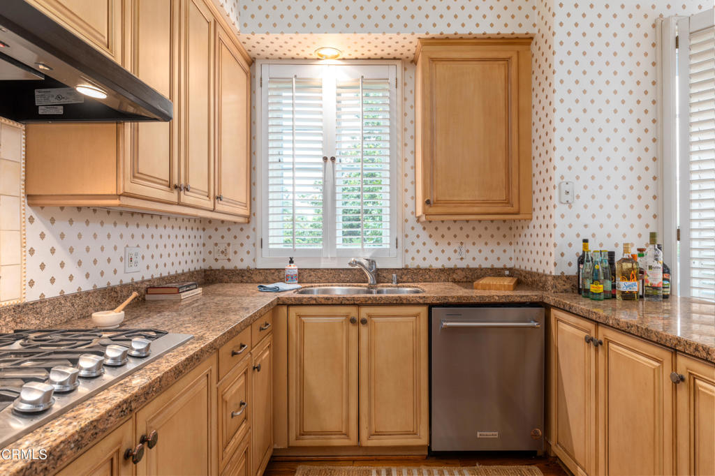 521 S Orange Grove Boulevard 200