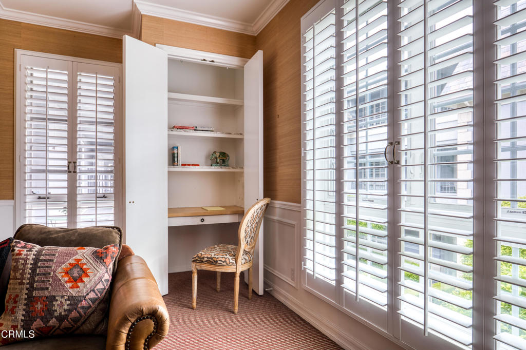 521 S Orange Grove Boulevard 200