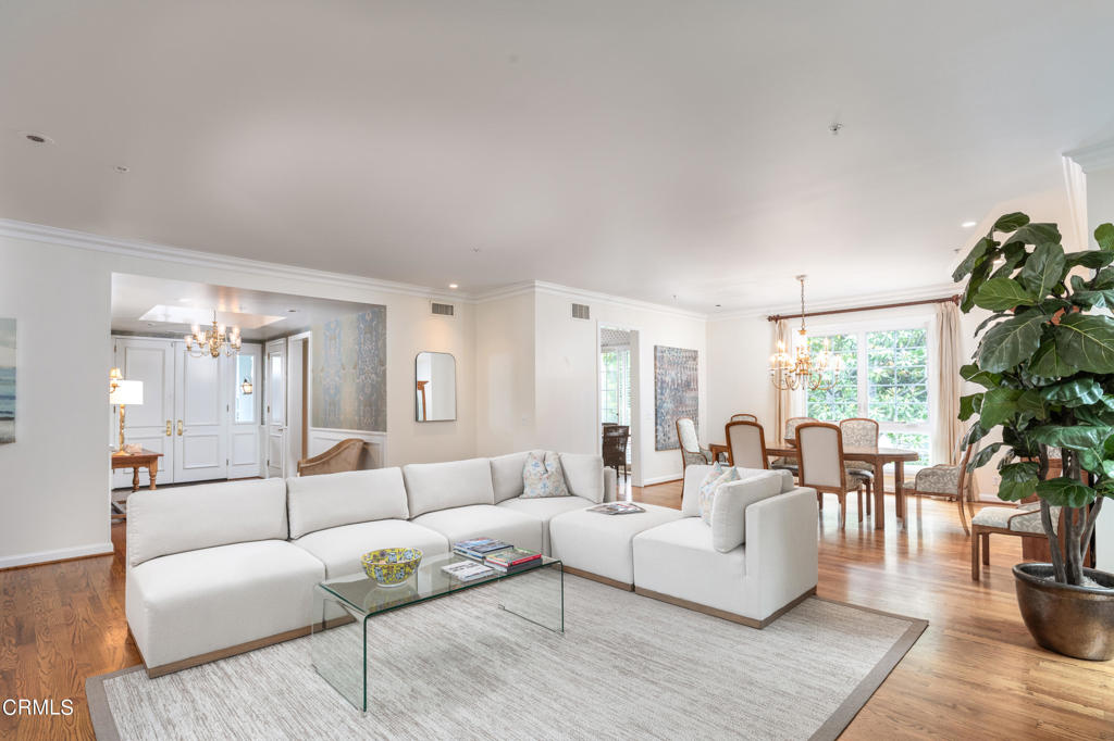 521 S Orange Grove Boulevard 200