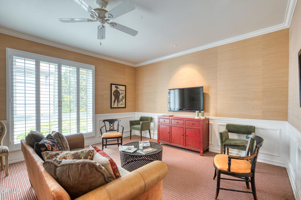 521 S Orange Grove Boulevard 200