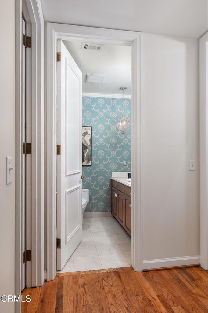 521 S Orange Grove Boulevard 200