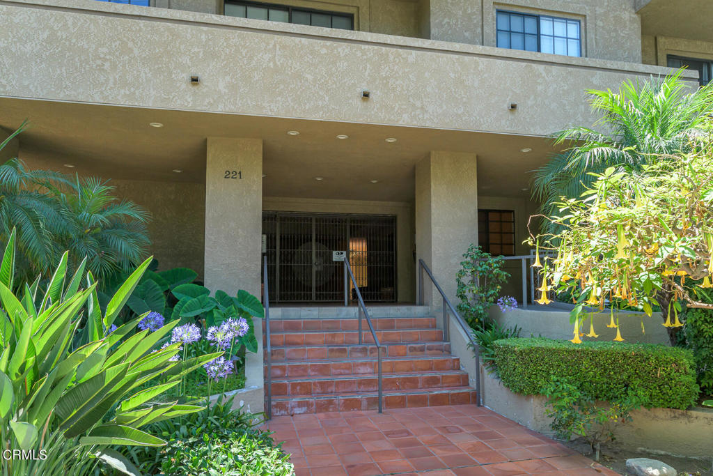 221 S Oak Knoll Avenue 305