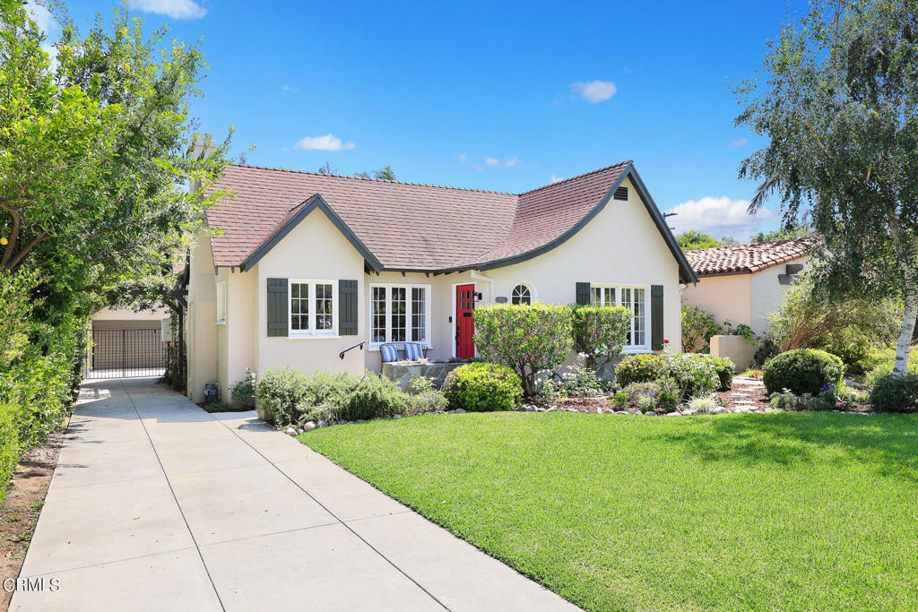 2126 Las Lunas Street