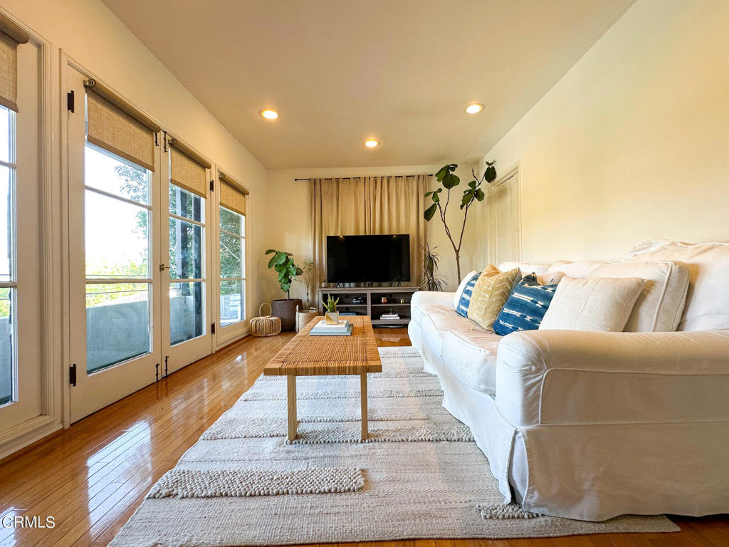 2252 Panorama Terrace