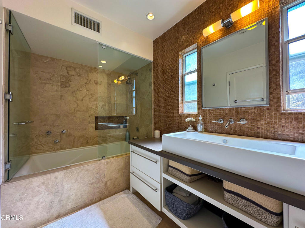 2252 Panorama Terrace