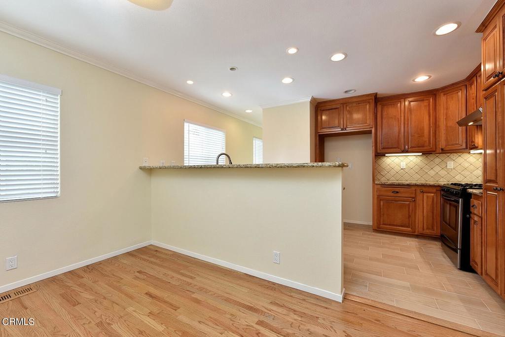 591 N Sunnyslope Avenue