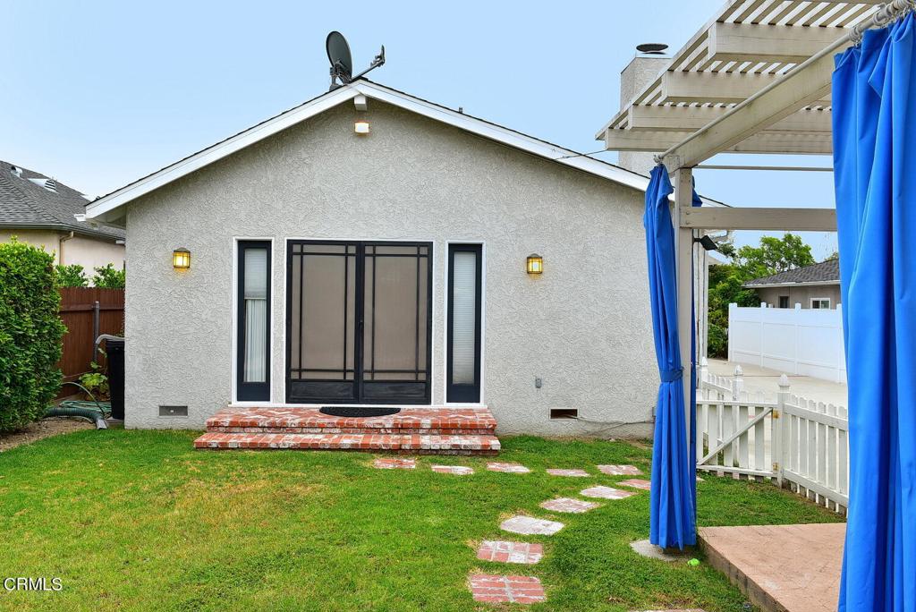 591 N Sunnyslope Avenue