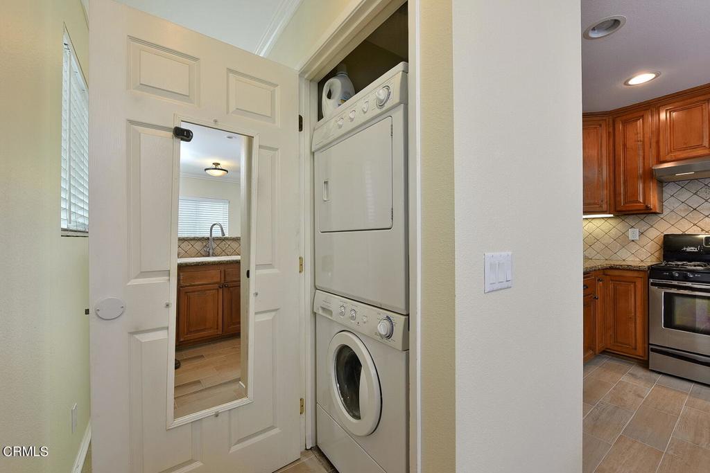 591 N Sunnyslope Avenue