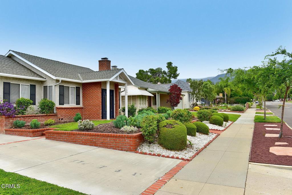 591 N Sunnyslope Avenue