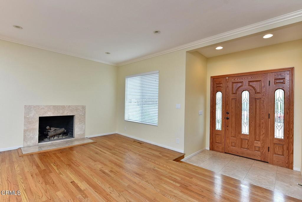 591 N Sunnyslope Avenue