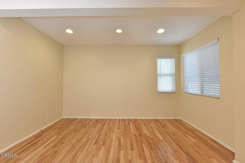 591 N Sunnyslope Avenue