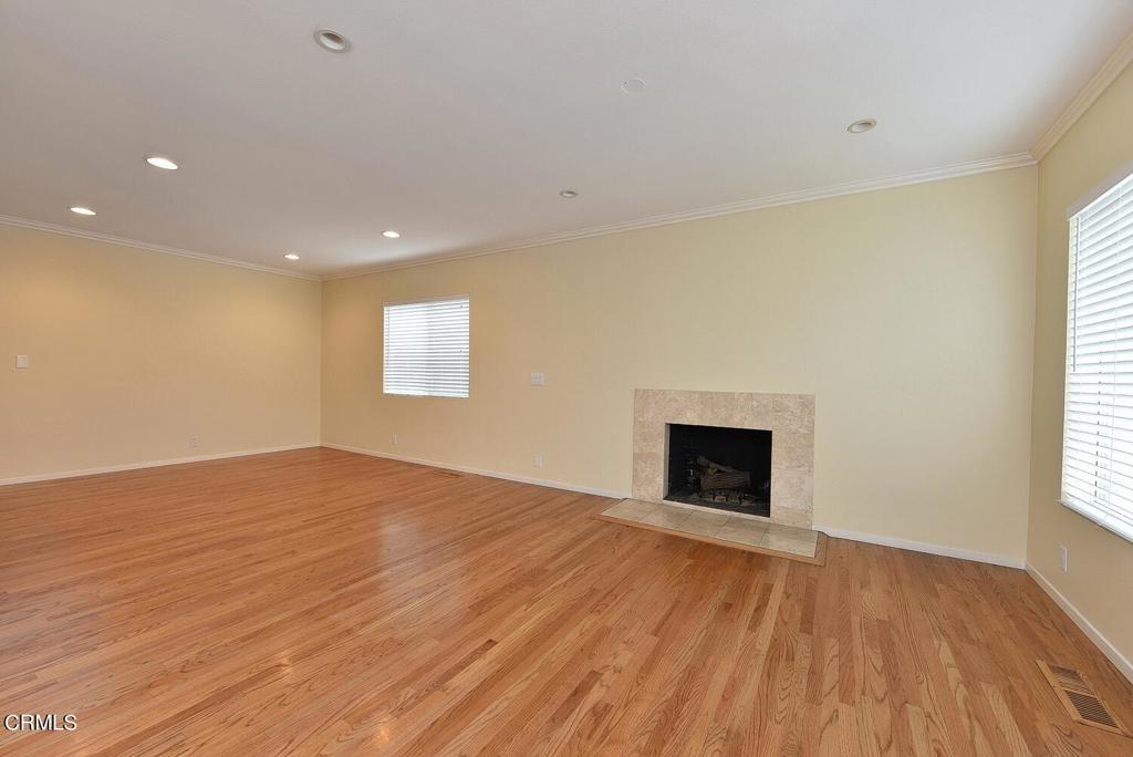 591 N Sunnyslope Avenue