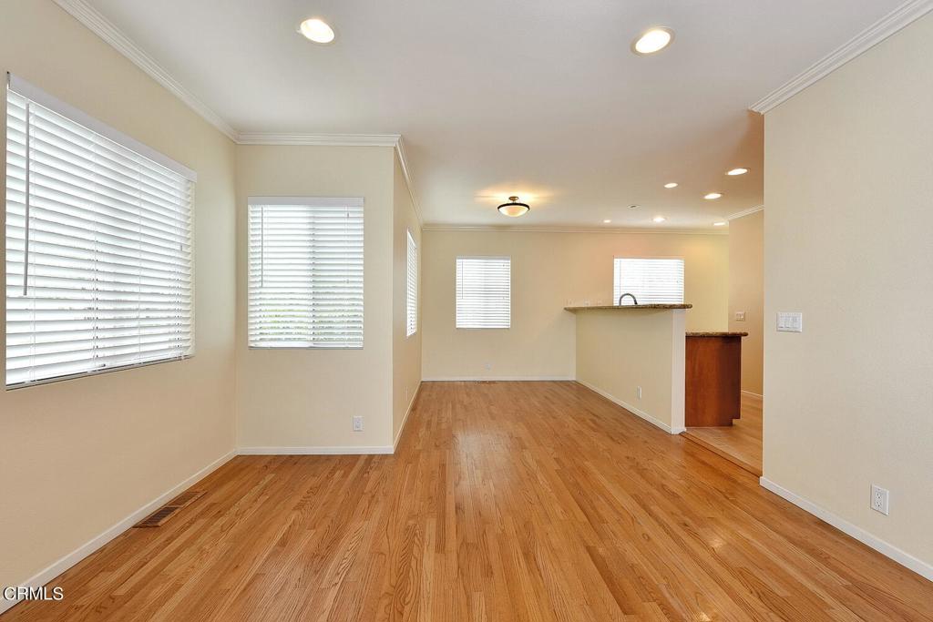 591 N Sunnyslope Avenue