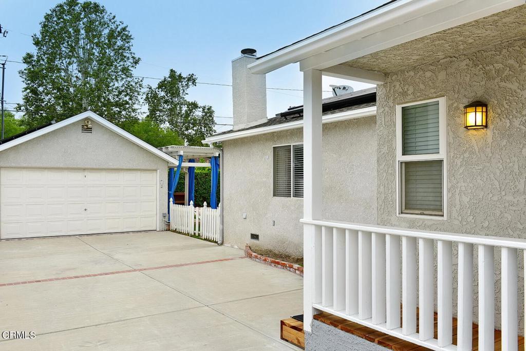 591 N Sunnyslope Avenue