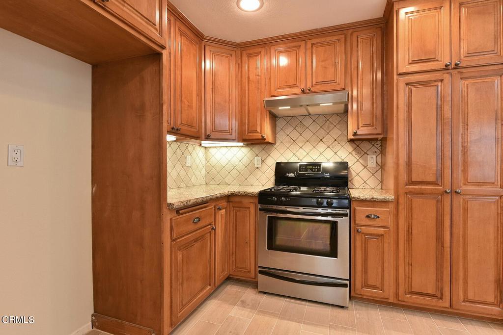 591 N Sunnyslope Avenue