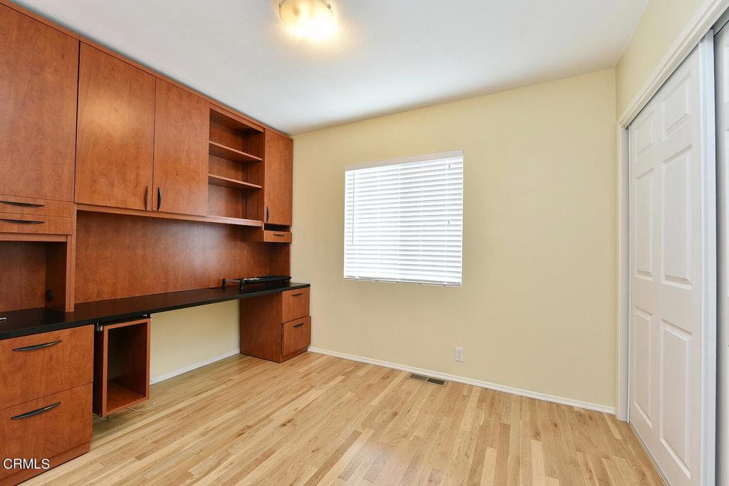 591 N Sunnyslope Avenue