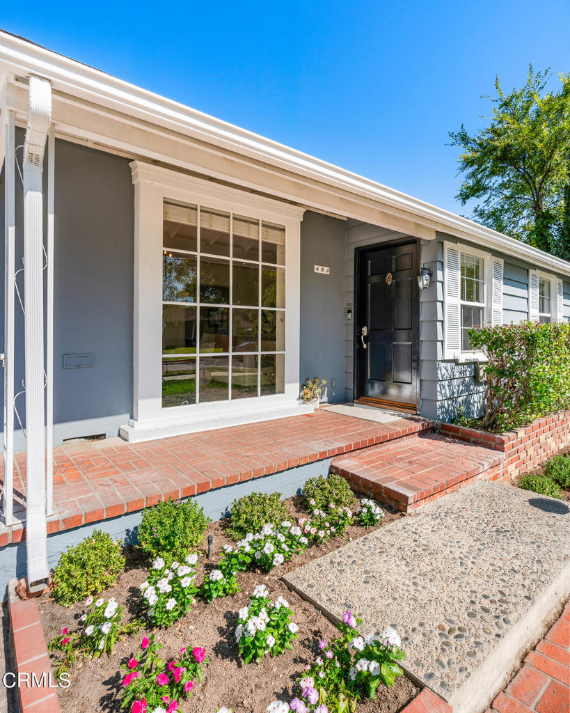 484 N Daisy Avenue