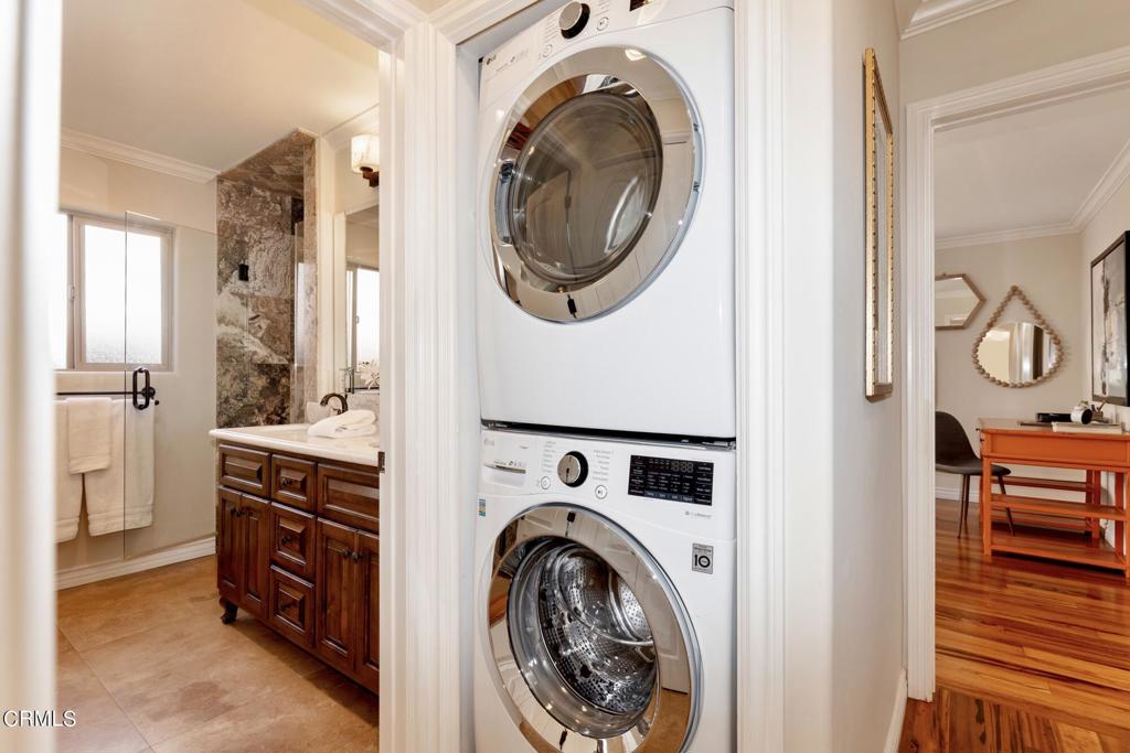 2555 Vista Laguna Terrace