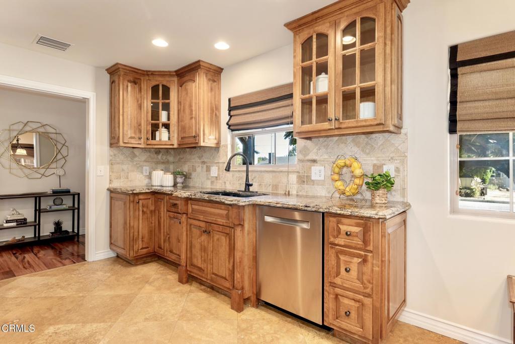 2555 Vista Laguna Terrace