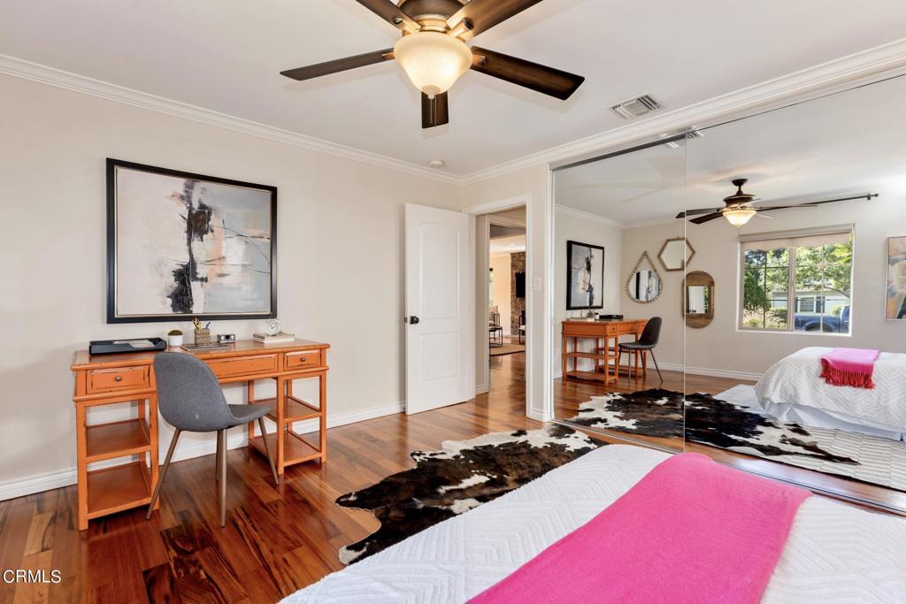 2555 Vista Laguna Terrace