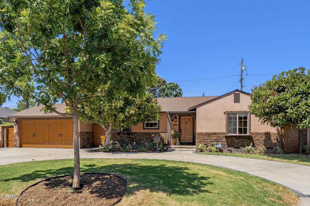 2555 Vista Laguna Terrace