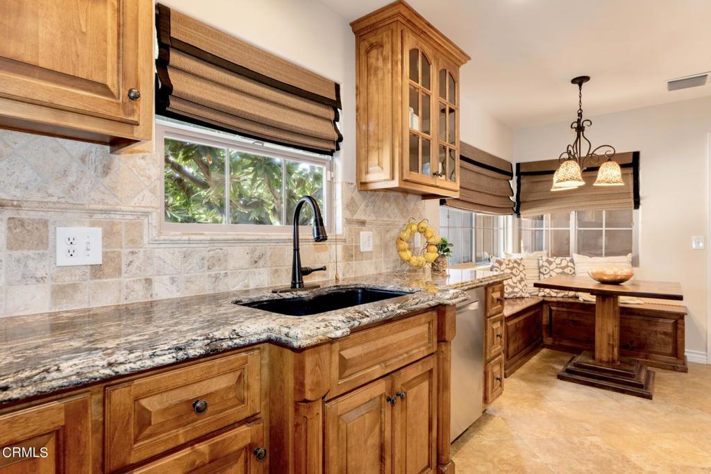 2555 Vista Laguna Terrace