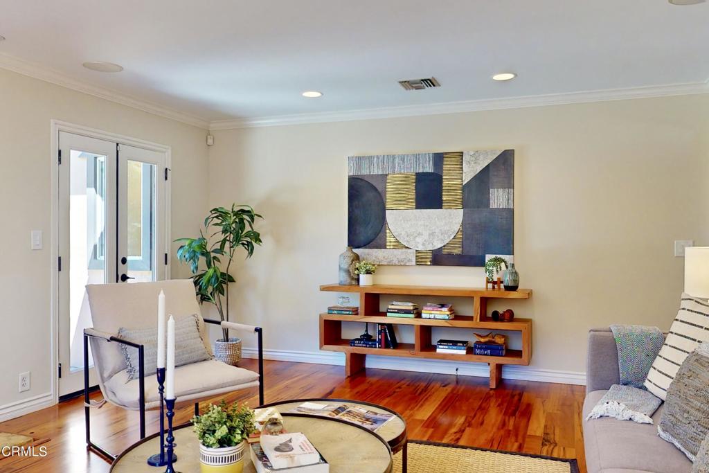 2555 Vista Laguna Terrace