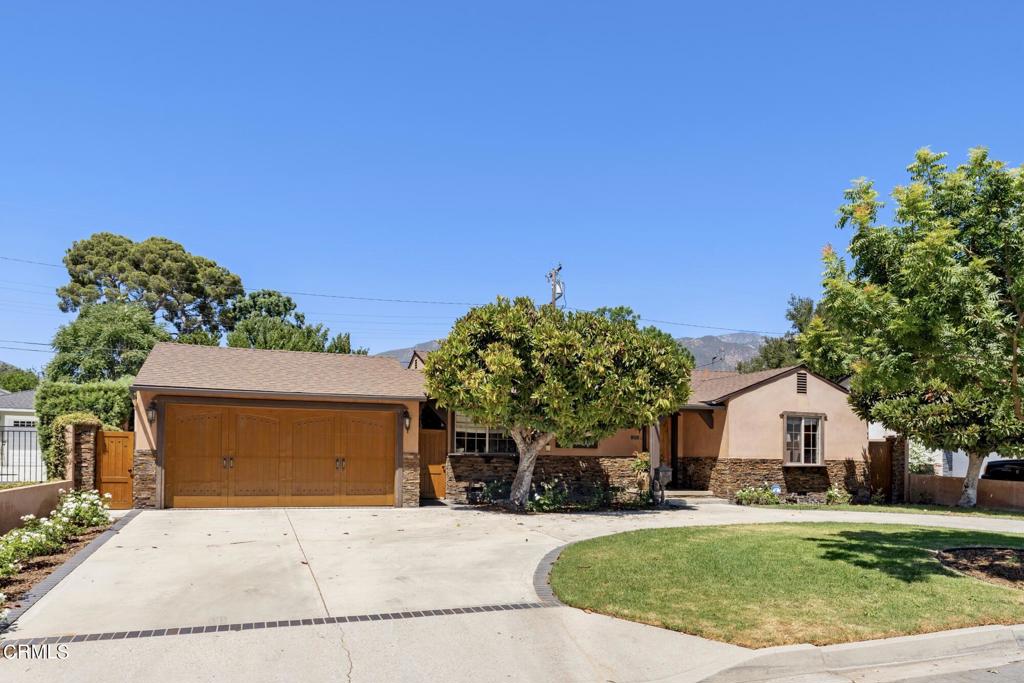 2555 Vista Laguna Terrace