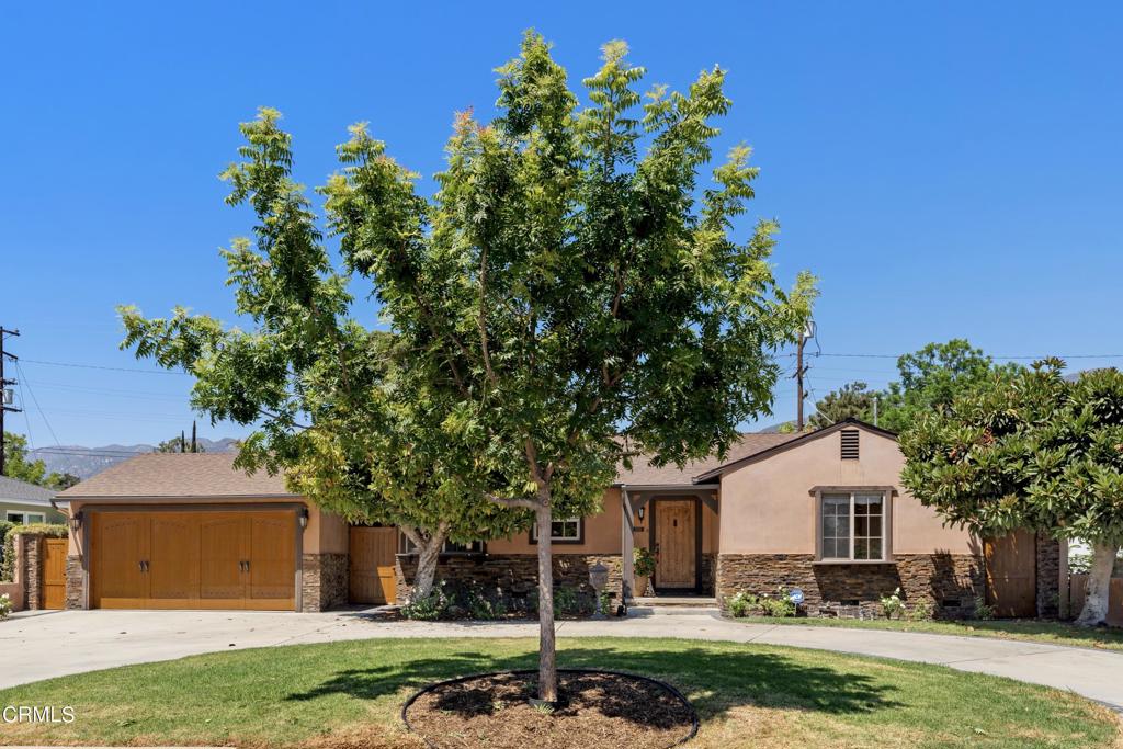 2555 Vista Laguna Terrace