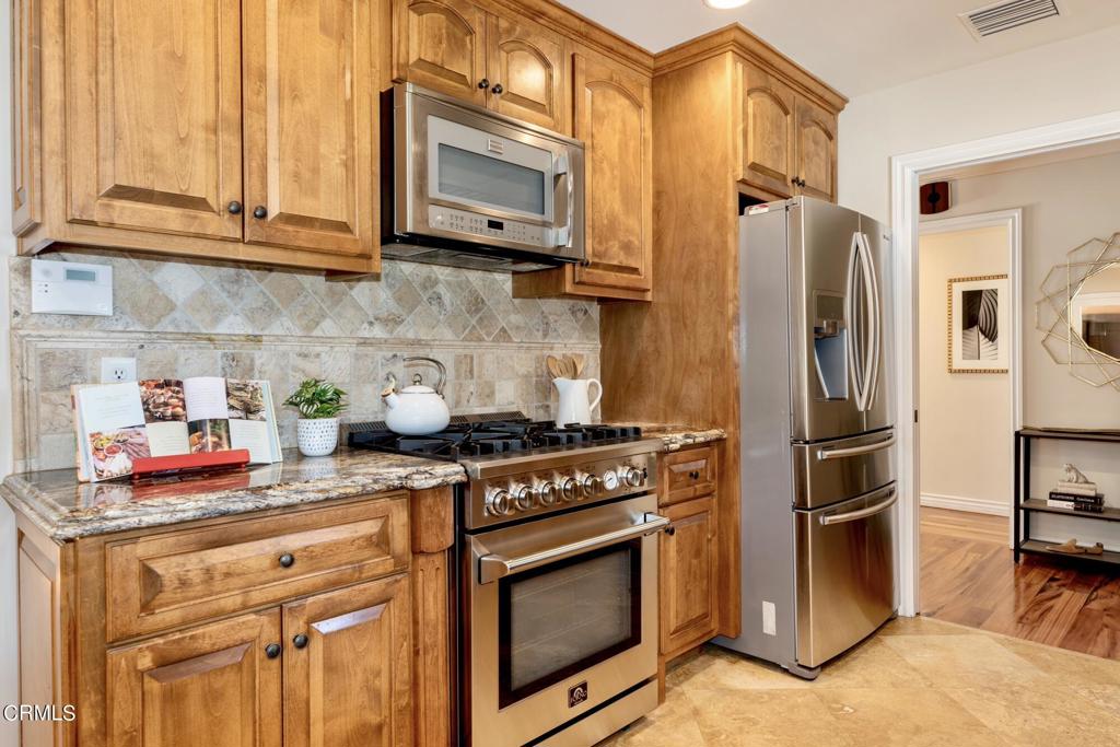 2555 Vista Laguna Terrace