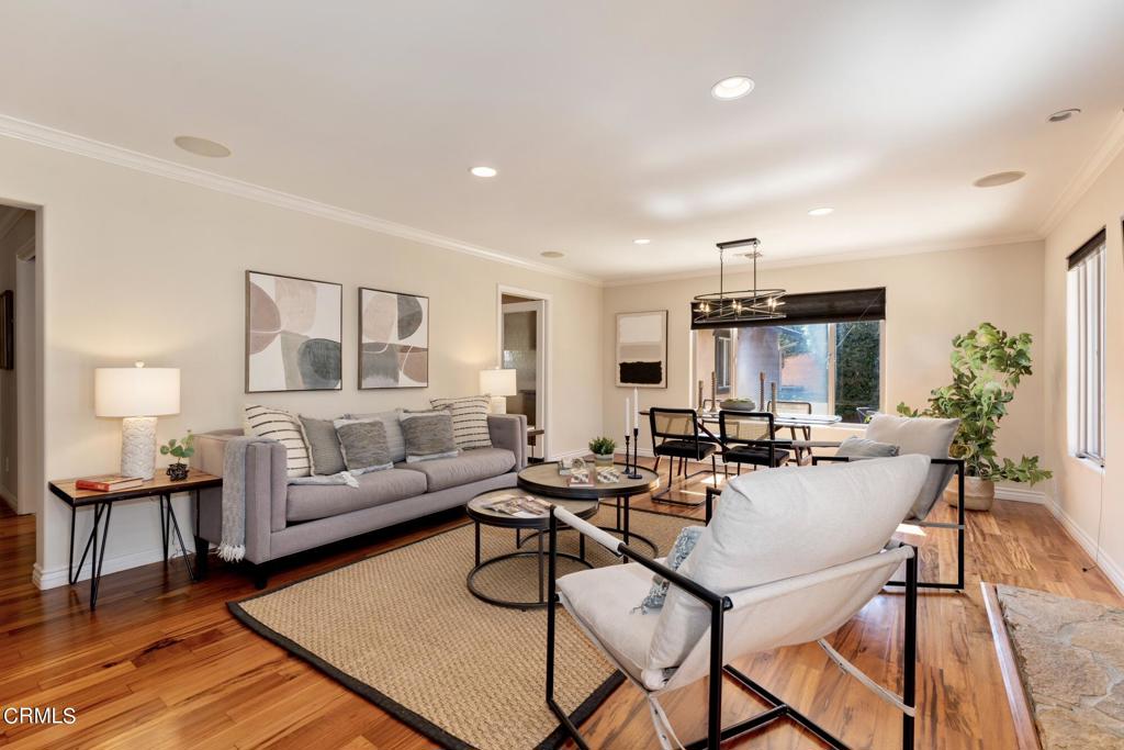 2555 Vista Laguna Terrace