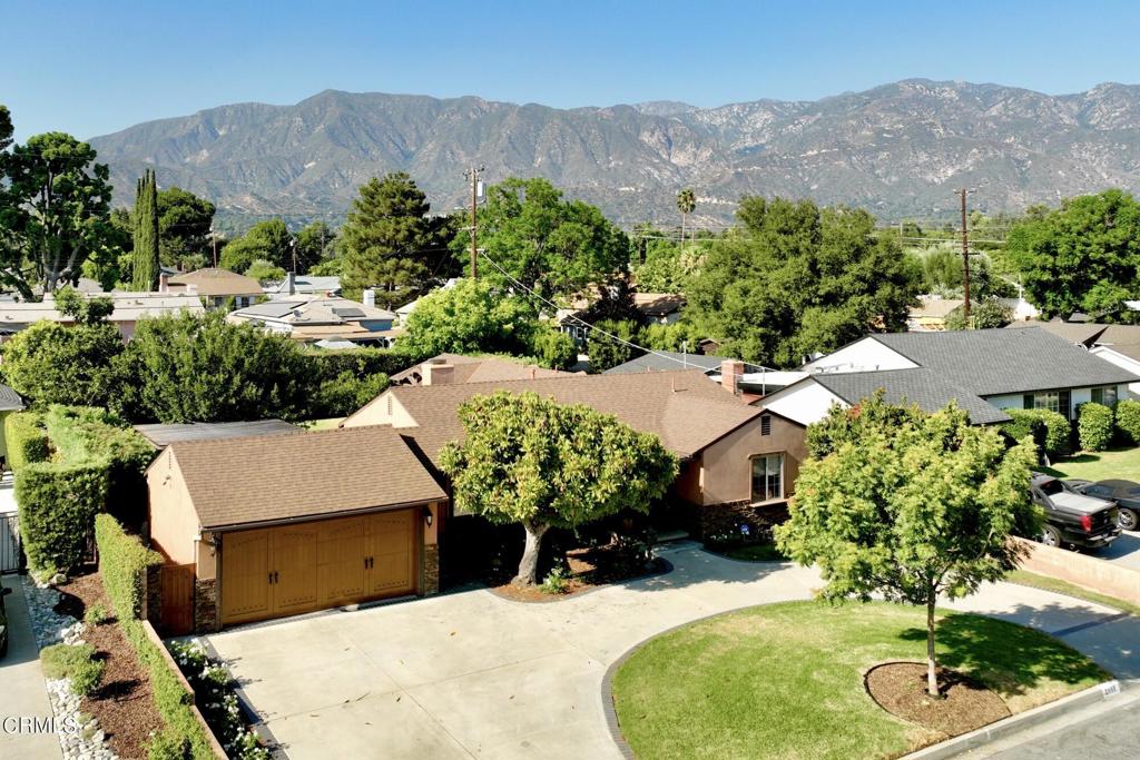 2555 Vista Laguna Terrace